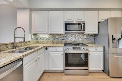 This condo faces a spectacular view of Butler Lake and the King