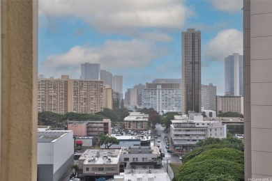 ONE KALAKAUA SENIOR LIVING - Fee Simple- On High floor, large 2