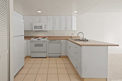 NEW LISTING! NEW CARPET! NEW PAINT! CLOSE TO ELEVATORS! Great