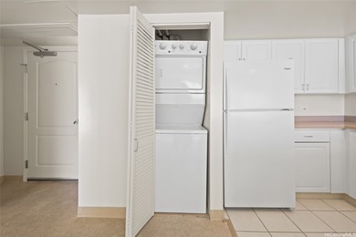 NEW LISTING! NEW CARPET! NEW PAINT! CLOSE TO ELEVATORS! Great