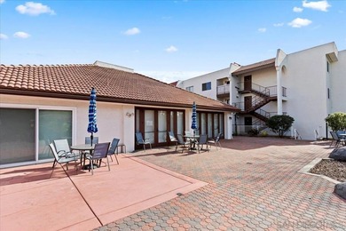 Filled with natural light, this beautifully upgraded one-bedroom