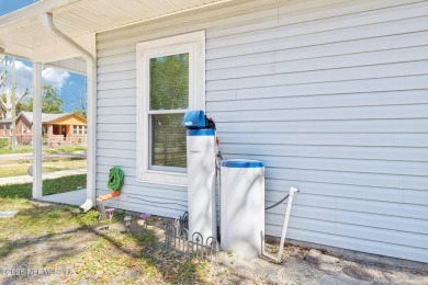 This beautifully designed single-family home is the perfect mix