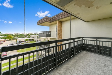 Welcome to your perfect retreat in sunny Boca Raton! Nestled in