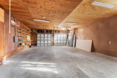 Solid brick 4-bed/2-bath with a flexible nine-room layout-living