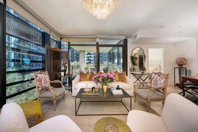 TREEHOUSE IN THE SKY! End unit , east and south, south west