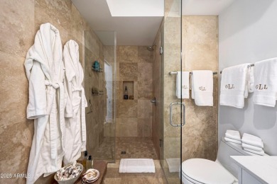 TREEHOUSE IN THE SKY! End unit , east and south, south west