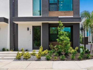 Are you dreaming of the ideal uptown location close to