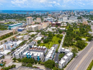 Are you dreaming of the ideal uptown location close to