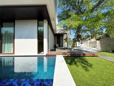 Welcome to 10 Pelican Drive--a super-custom tri-level organic