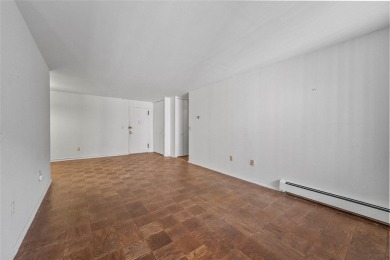 Commuter's Dream! 2 bedrooms, 2 bathrooms with terrace with