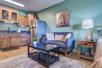 Beautiful top floor unit in a great location. Vinyl plank & tile