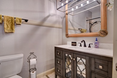 Beautiful top floor unit in a great location. Vinyl plank & tile