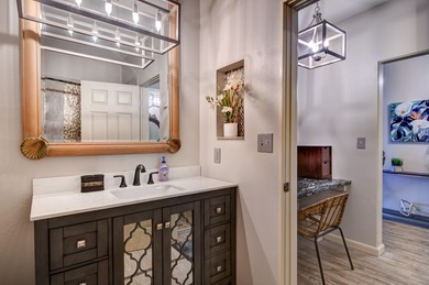 Beautiful top floor unit in a great location. Vinyl plank & tile