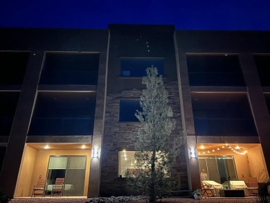 Golfers paradise, resort lifestyle+ million dollar views on edge