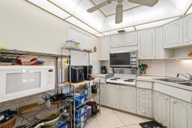 Take this opportunity to grab this 7th floor ocean view condo! 2