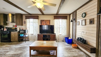 This beautifully maintained 3-bedroom, 2-bath single-wide home