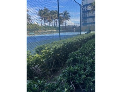 MOTIVATED  BEST PRICE IN THE BUILDING
This stunning 5th floor