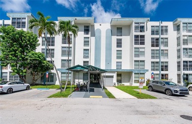 Prime opportunity in desirable Sunny Isles! This 2-bedroom, 1