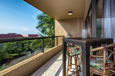 Welcome to Kona Pacific! This fully furnished turn-key top floor