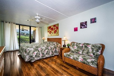 Welcome to Kona Pacific! This fully furnished turn-key top floor