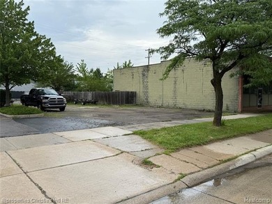 Prime Commercial Real Estate for Sale - 1814 Eureka, Wyandotte