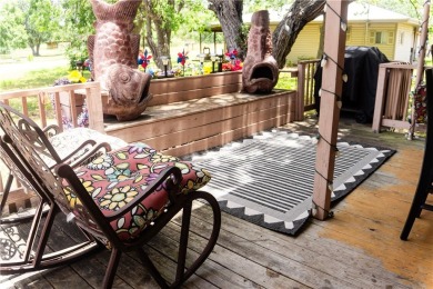 Welcome to Lake* - Your Charming Lakefront Retreat at 115 Lake