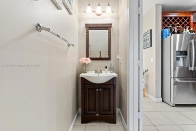 Beautiful 2-bedroom, 2.5-bath townhouse located in Cassas at