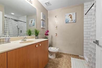 Beautiful 2-bedroom, 2.5-bath townhouse located in Cassas at