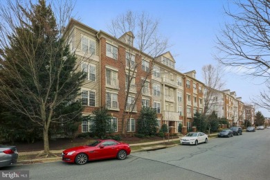 Bright and beautiful corner unit condo facing common area at