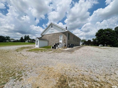 Business or Home, make it your own. With over 3000 sq ft this