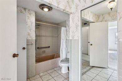 Discover this wonderful condo at the Carlton House, conveniently