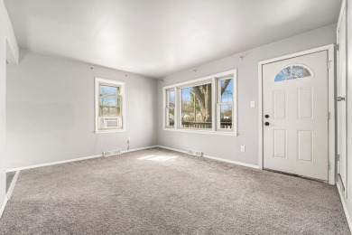 Charming 3-bedroom bungalow, walking distance to Northwest Park