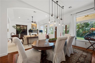 Discover the perfect blend of comfort, style and privacy in this