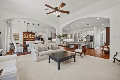 Discover the perfect blend of comfort, style and privacy in this