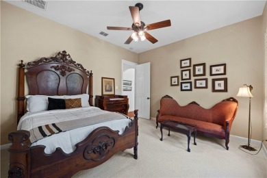 Discover the perfect blend of comfort, style and privacy in this