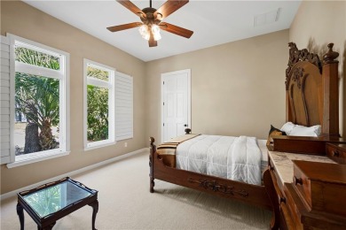 Discover the perfect blend of comfort, style and privacy in this