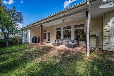 Discover the perfect blend of comfort, style and privacy in this