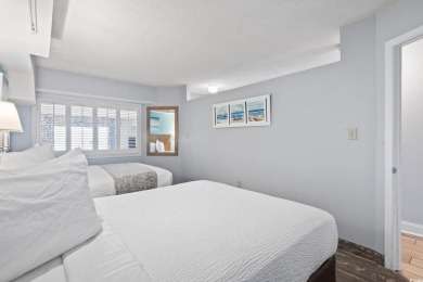 One bedroom OCEANFRONT unit with stunning views up and down the