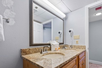 One bedroom OCEANFRONT unit with stunning views up and down the