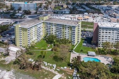 Welcome to Hillcrest living! This all-ages 2bed/2bathrooom, all