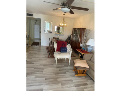 Spacious 1 Bedroom 1.5 baths 55+ Communty in Sunrise Lakes Phase