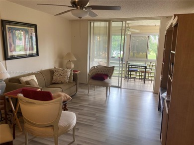 Spacious 1 Bedroom 1.5 baths 55+ Communty in Sunrise Lakes Phase