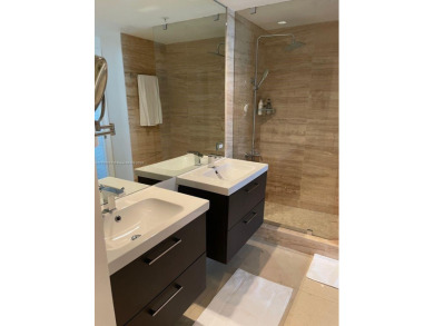 Recently renovated (bedrooms, bathrooms, kitchen and hardwood