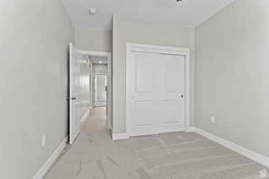 Beautiful 2025 single-level home in scenic Hurricane! Enjoy