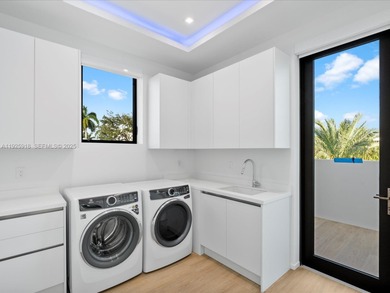 Set on the most coveted isle in Las Olas, this newly constructed