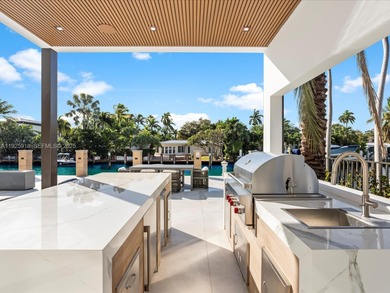 Set on the most coveted isle in Las Olas, this newly constructed