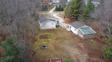 Move in ready. This house needs nothing. Adorable home across