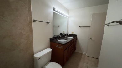 Welcome to 850 South Lorraine! Spacious third floor condo