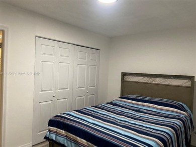 Beautiful Update spacious 2/2 on the 4 Floor, this unit has two