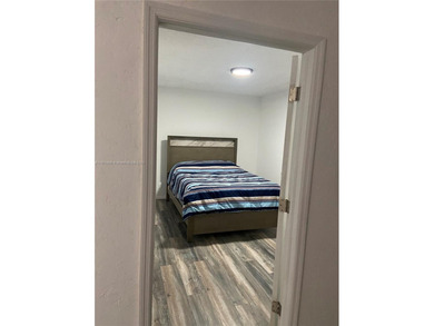 Beautiful Update spacious 2/2 on the 4 Floor, this unit has two